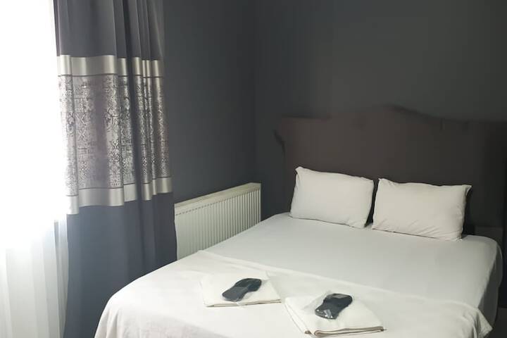 Room 3 of 45