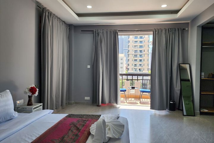 Room 17 of 65