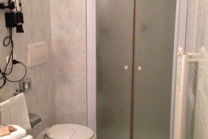 Room 69 of 142