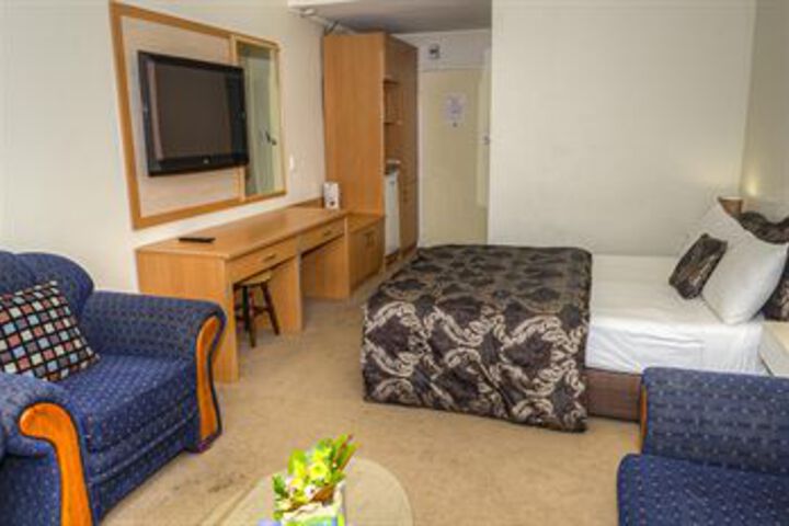 Room 12 of 32