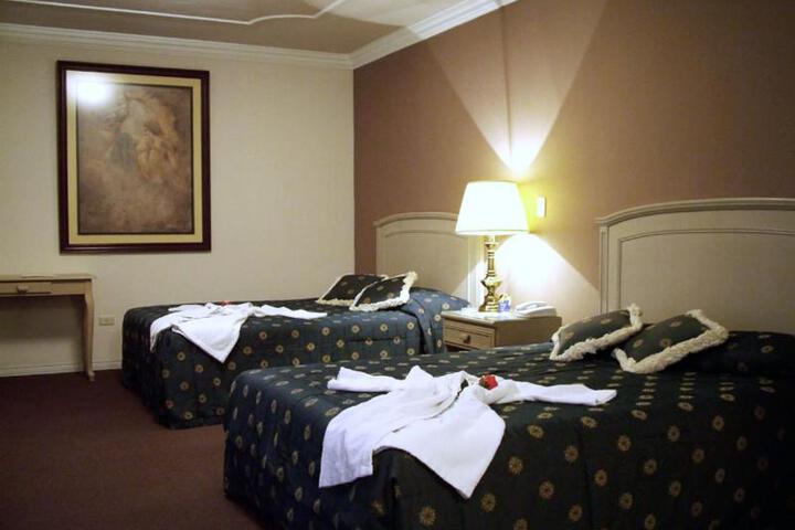 Room 5 of 7