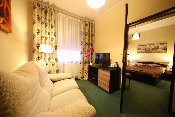 Room 18 of 38