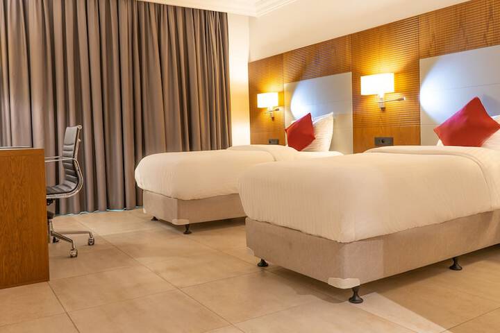 Room 3 of 117