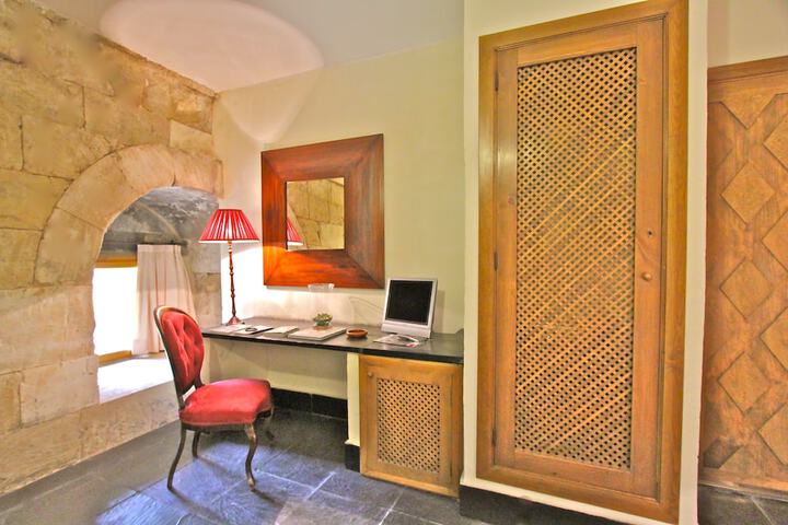 Room 14 of 51