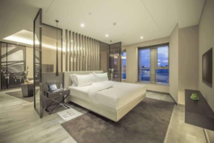 Room 10 of 37