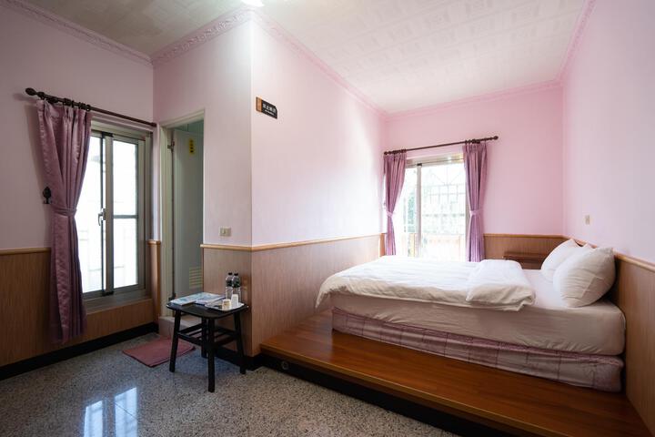 Room 5 of 13