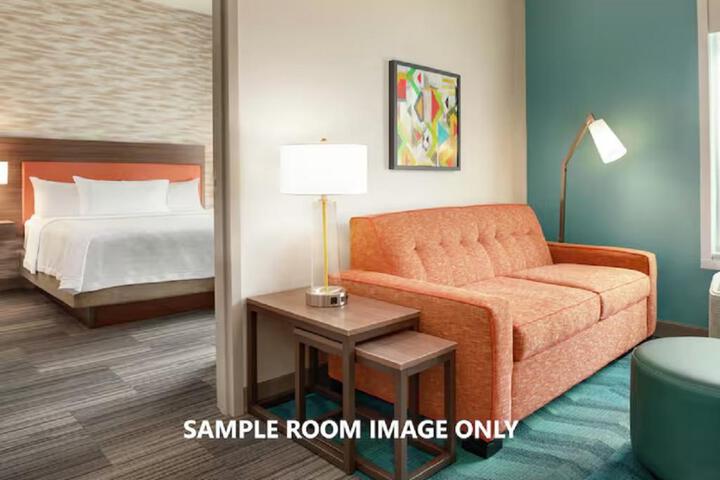 1 King Accessible Tub Studio Suite (2 of 5)