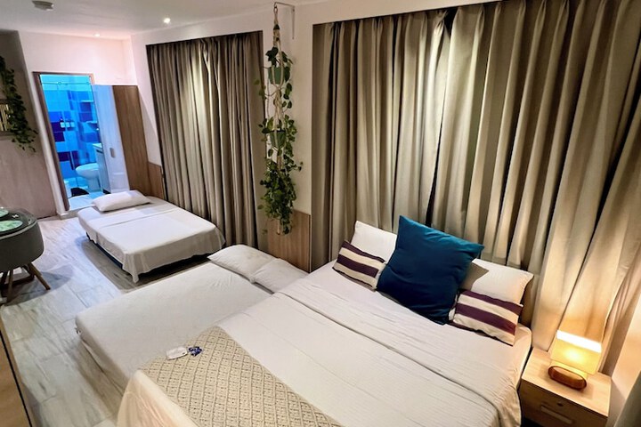 Room 57 of 102