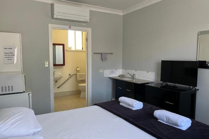 Room 44 of 68