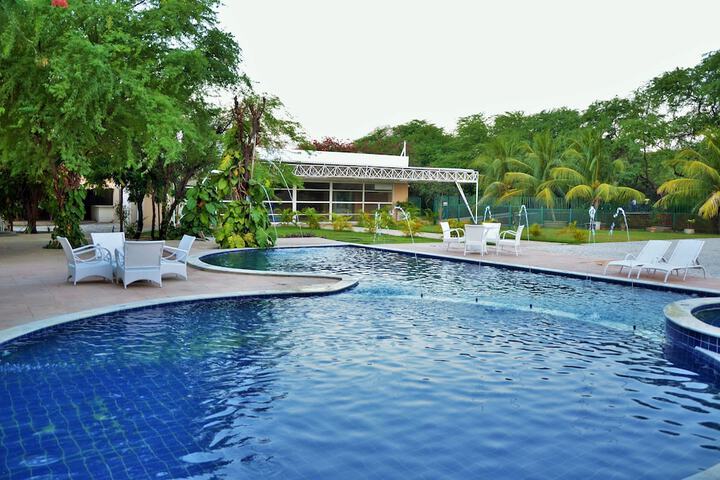 Pool 33 of 48