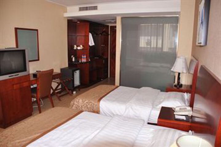 Room 14 of 26