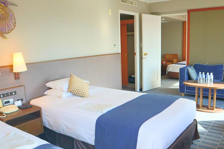 Room 13 of 110