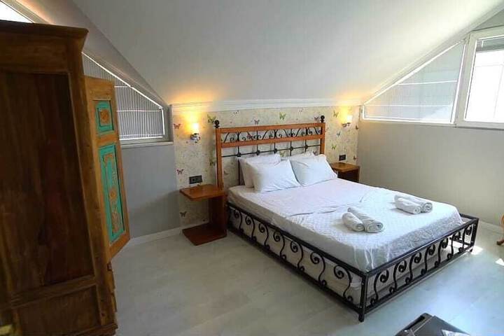 Room 3 of 19