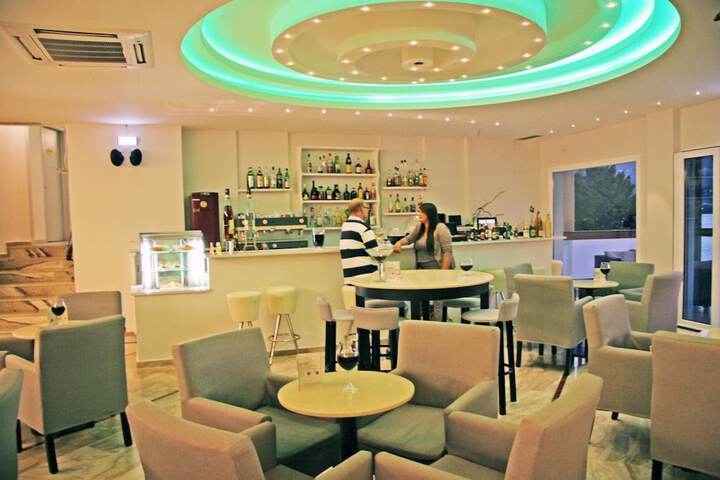 Dining Photos