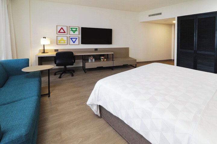 Room 9 of 112