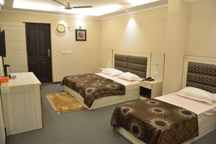 Room 9 of 28