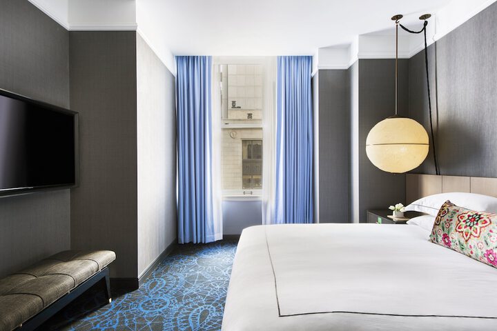 1 Queen Bed (7 of 11)