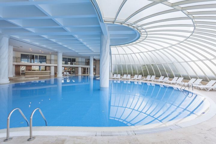 Pool 33 of 105