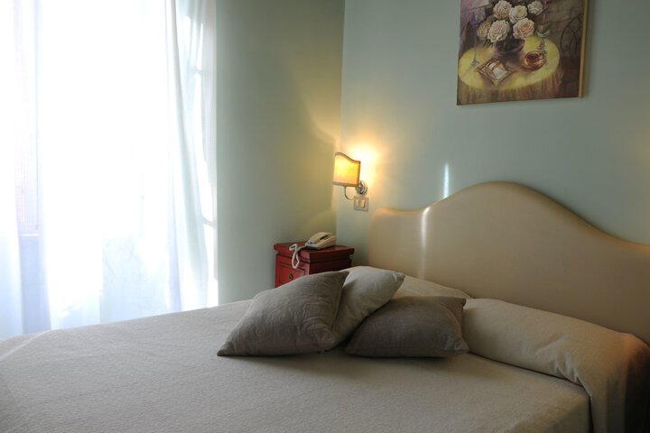 Room 9 of 23