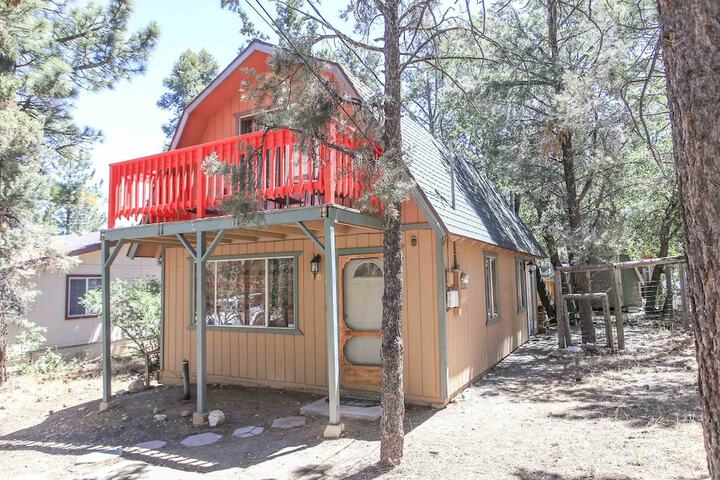 Exterior of Sugar Bear