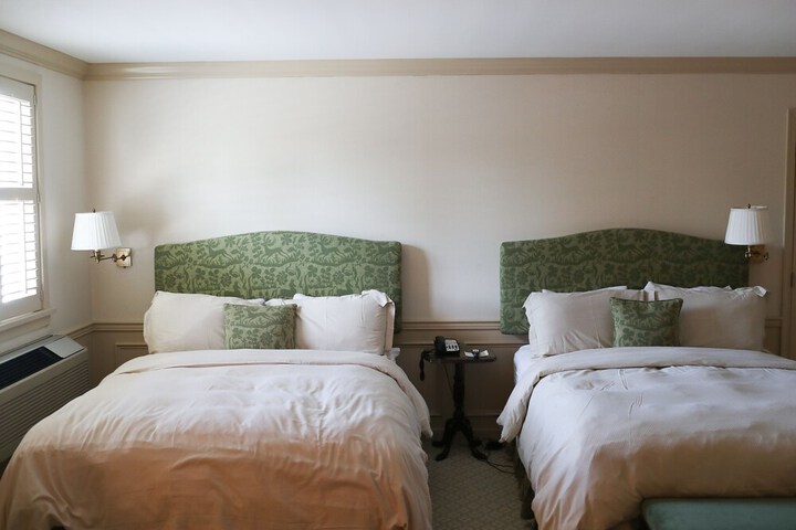 Room 7 of 14
