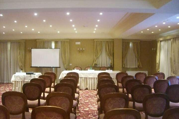 Business Center 71 of 94