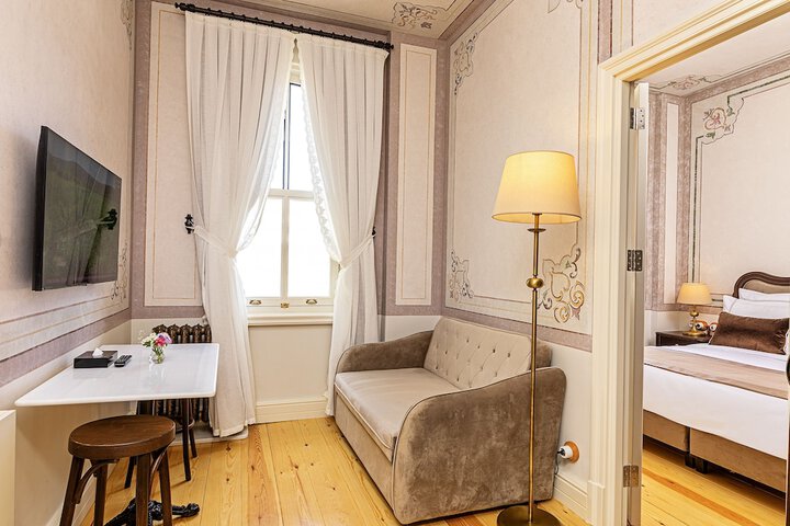 Room 47 of 83