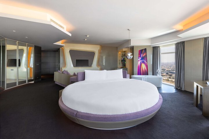 Room 13 of 126