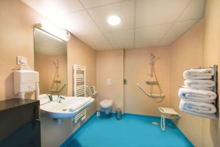 Room 2 of 17