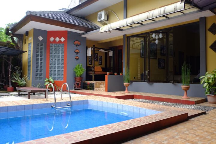 Pool Hotel