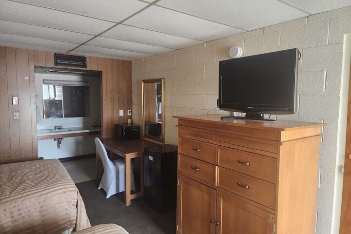Room 10 of 19