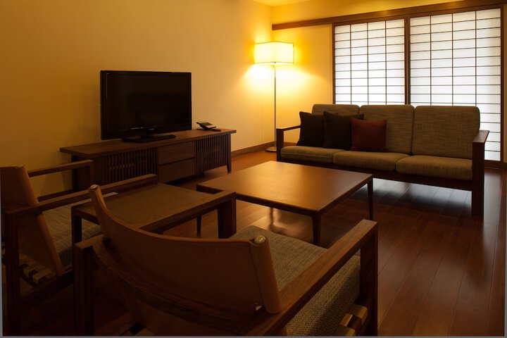 Room 9 of 115