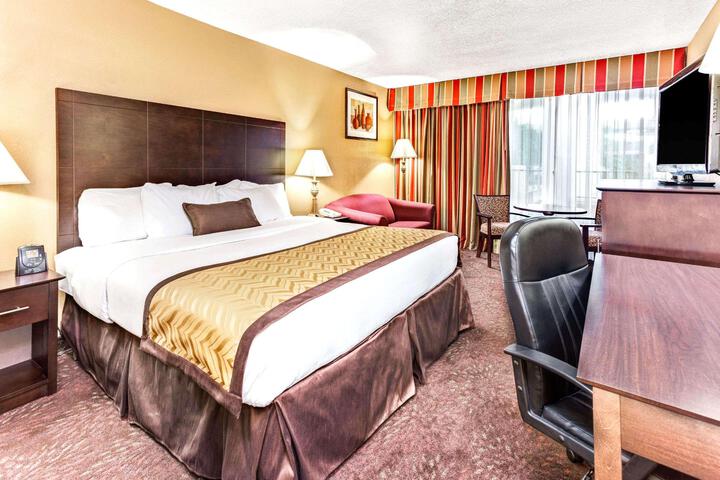 2 Double Beds (1 of 6)