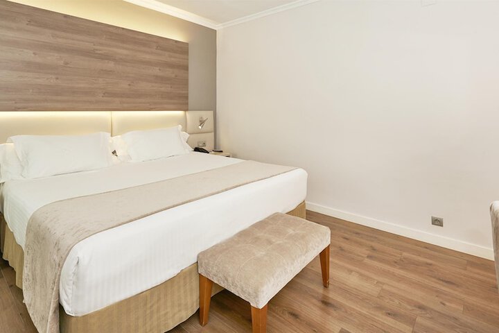 Room 15 of 35