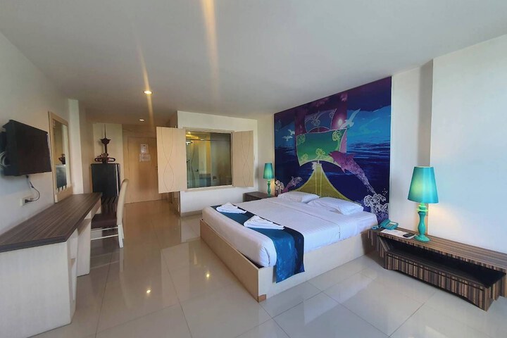 Room 93 of 147