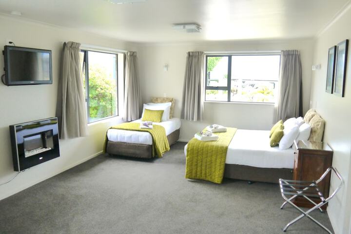 Room 19 of 188