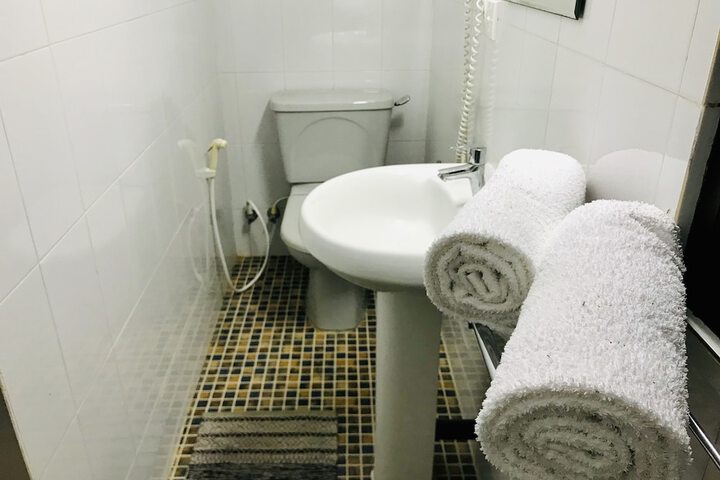 Room 15 of 27