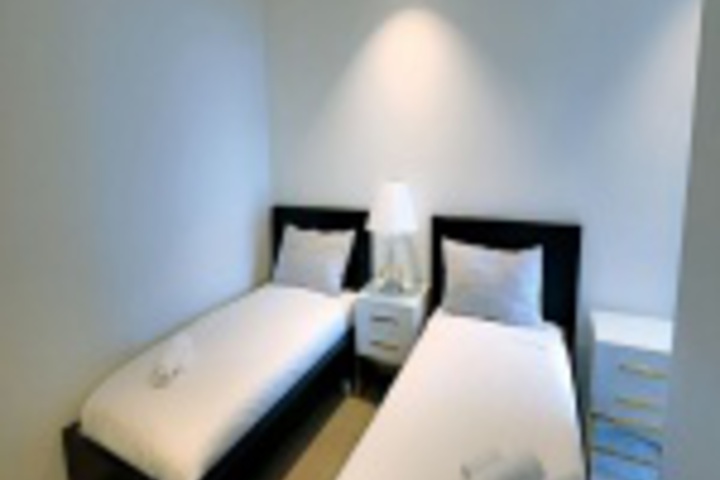 Room 25 of 204