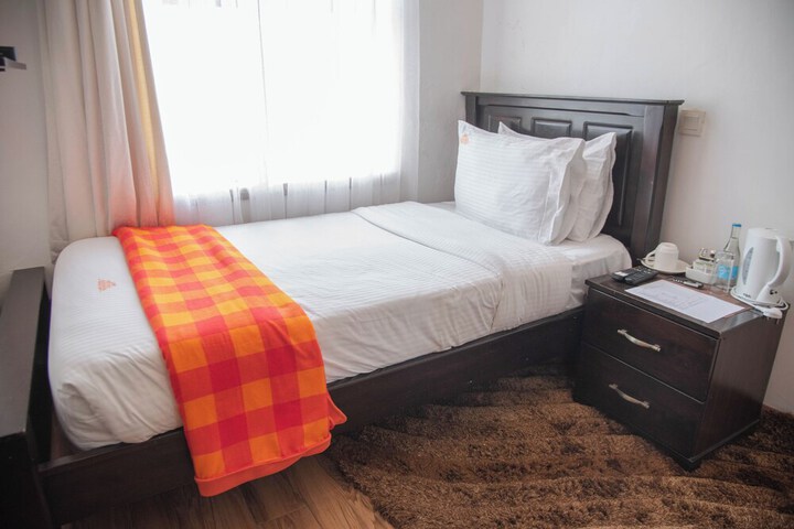 Room 7 of 38