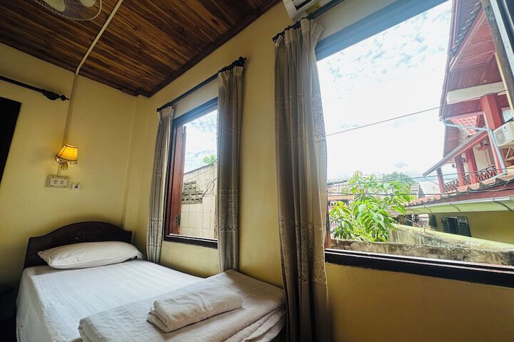 Room 28 of 60