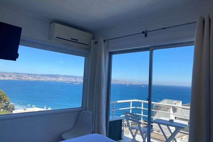Room 4 of 27