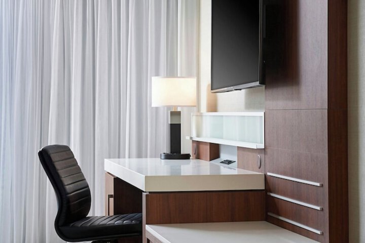 Room 16 of 60