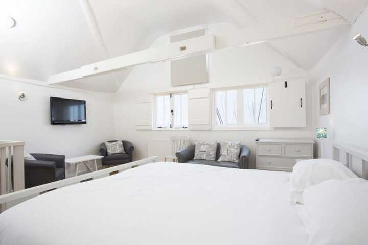 Room 43 of 69