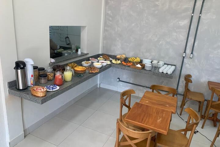 Dining 5 of 11