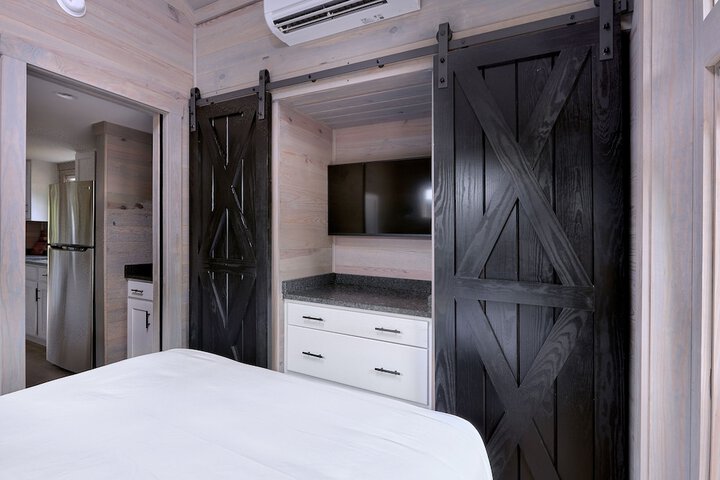 Room 10 of 180