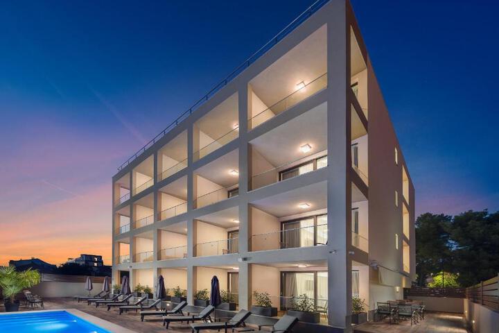 Ellure Luxury Suites