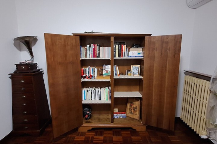 Room 27 of 46