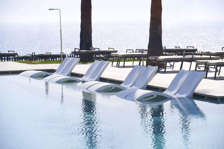 Pool 14 of 44