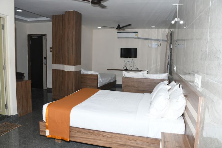 Room 15 of 25