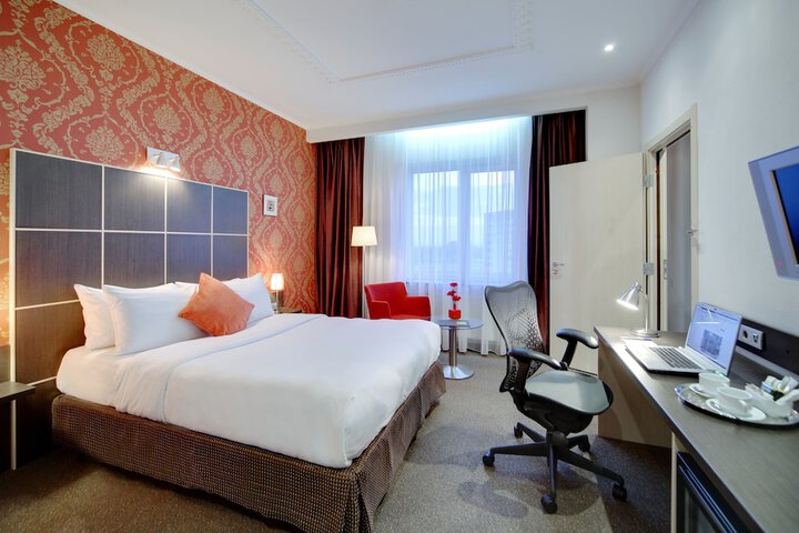 Room 3 of 56